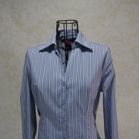 SO..SO REAL SO RIGHT  Blue Striped V-Neck Button Close - Picture 13 of 16